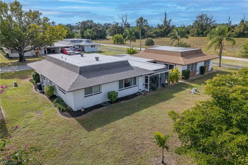 854 Pangola DR, NORTH FORT MYERS FL 33903-38