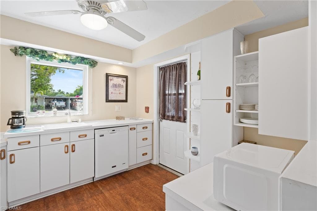 854 Pangola DR, NORTH FORT MYERS FL 33903-20