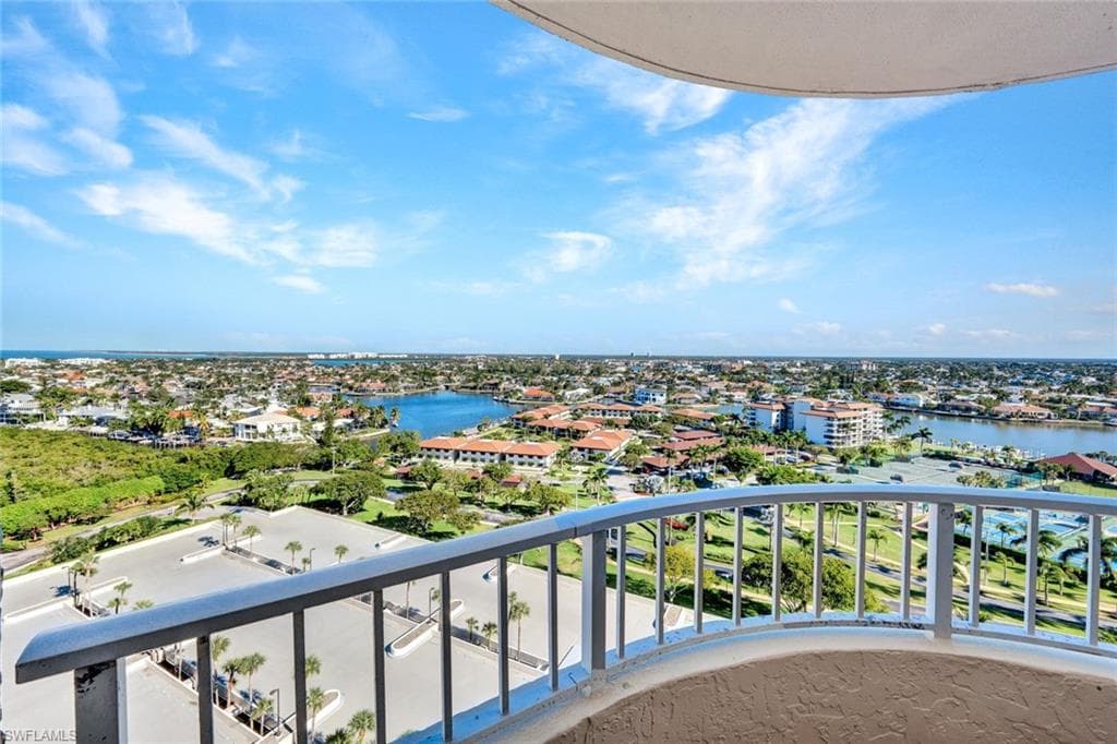 380 Seaview CT 1703-22
