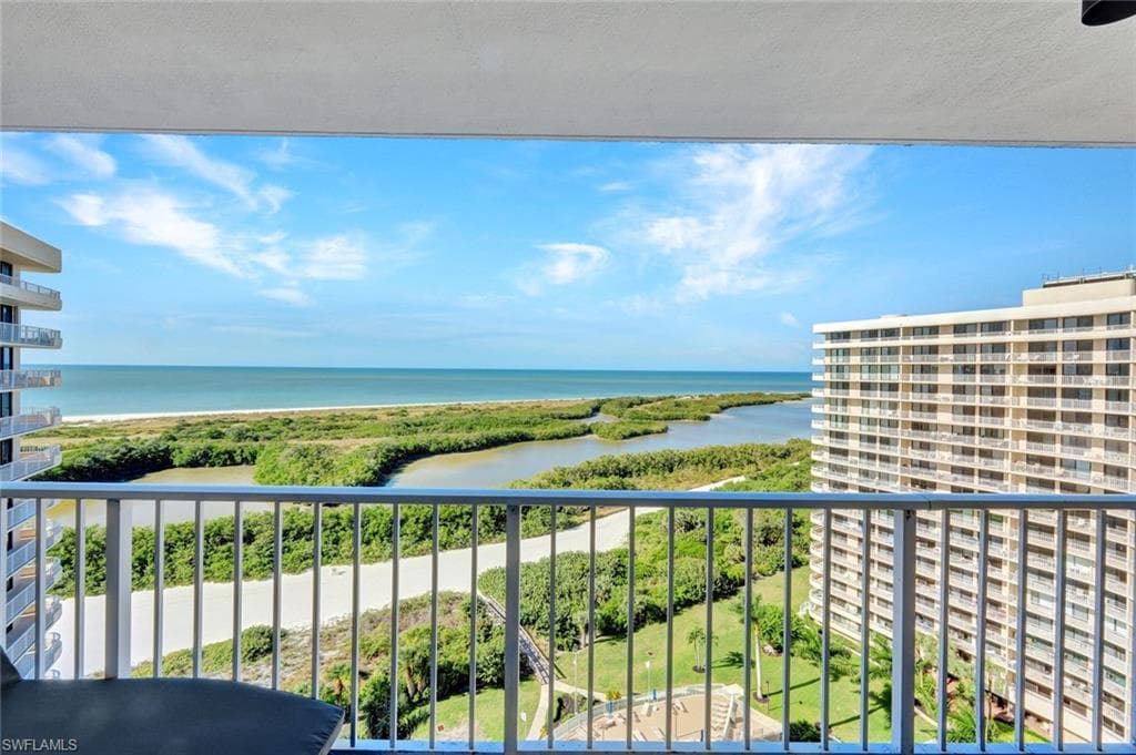 380 Seaview CT 1703-25