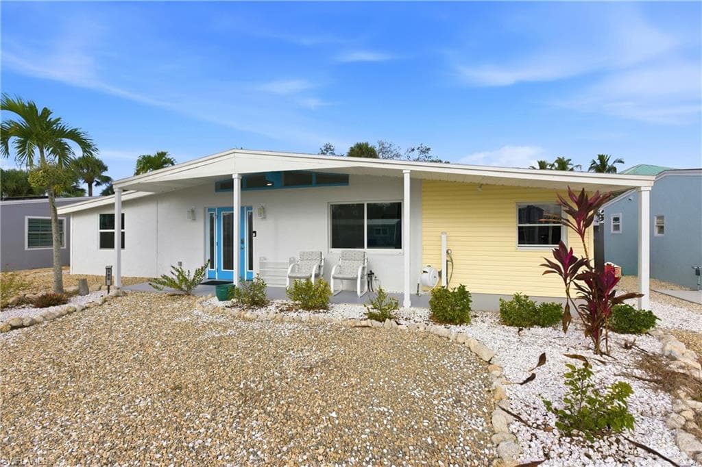 185 Hibiscus DR, FORT MYERS BEACH FL 33931-1