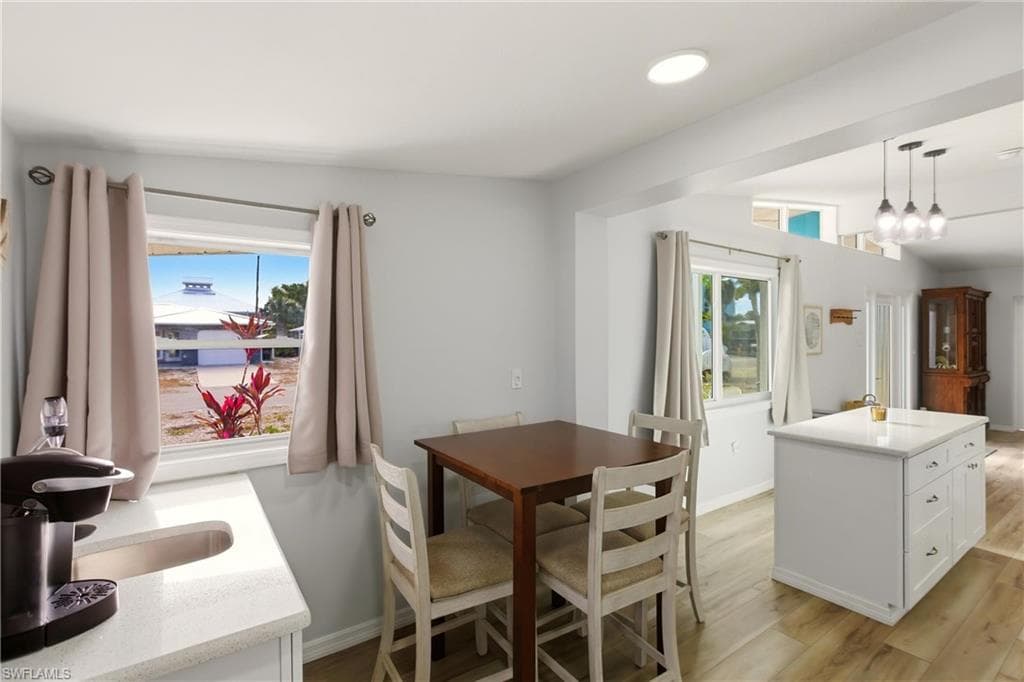 185 Hibiscus DR, FORT MYERS BEACH FL 33931-11