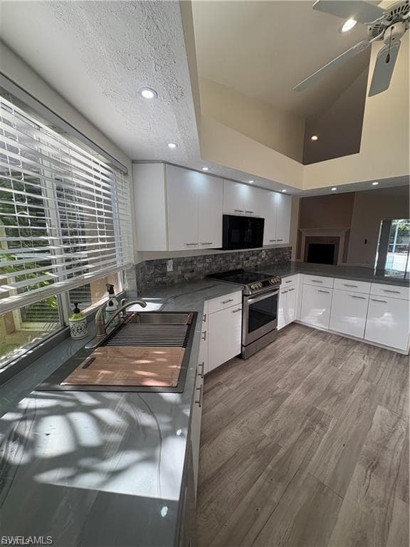 7831 Deni DR, NORTH FORT MYERS FL 33917-30