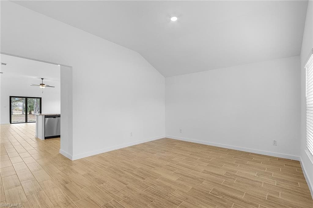 827 Rue Labeau CIR-5
