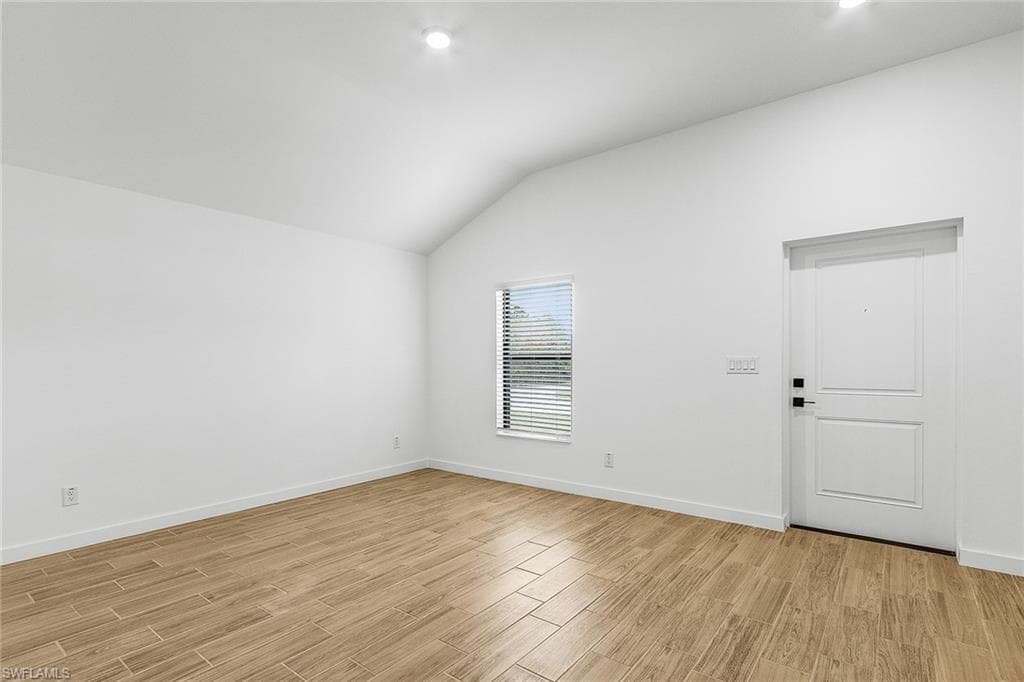 827 Rue Labeau CIR-4