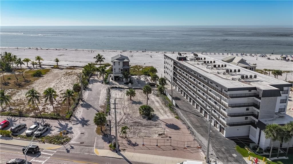 2096 ESTERO BLVD-4