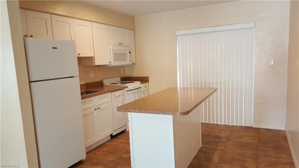 312 Hubbard AVE # 12, NORTH FORT MYERS FL 33917-2