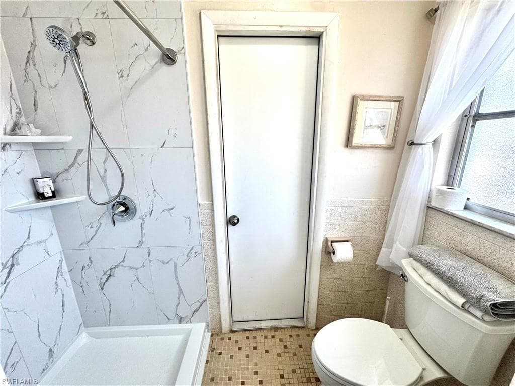 1048 Porpoise RD, VENICE FL 34293-17