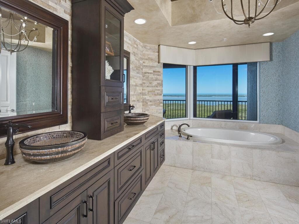 23750 Via Trevi WAY 2001-18