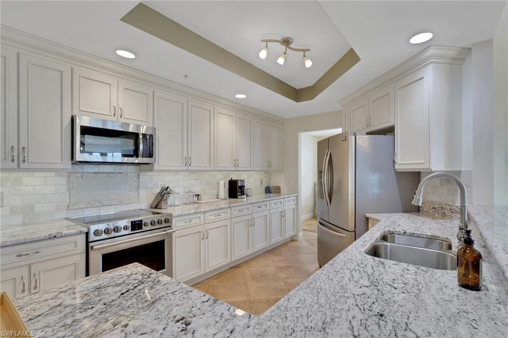 2743 1st ST 505-5