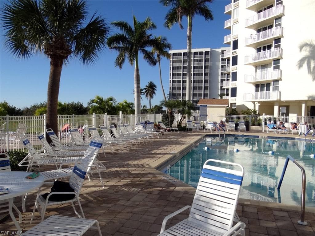 7330 Estero BLVD 605-12