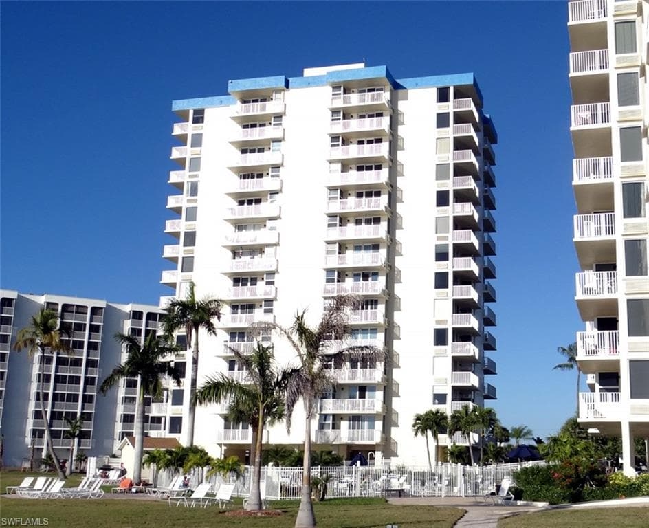 7330 Estero BLVD 605-1