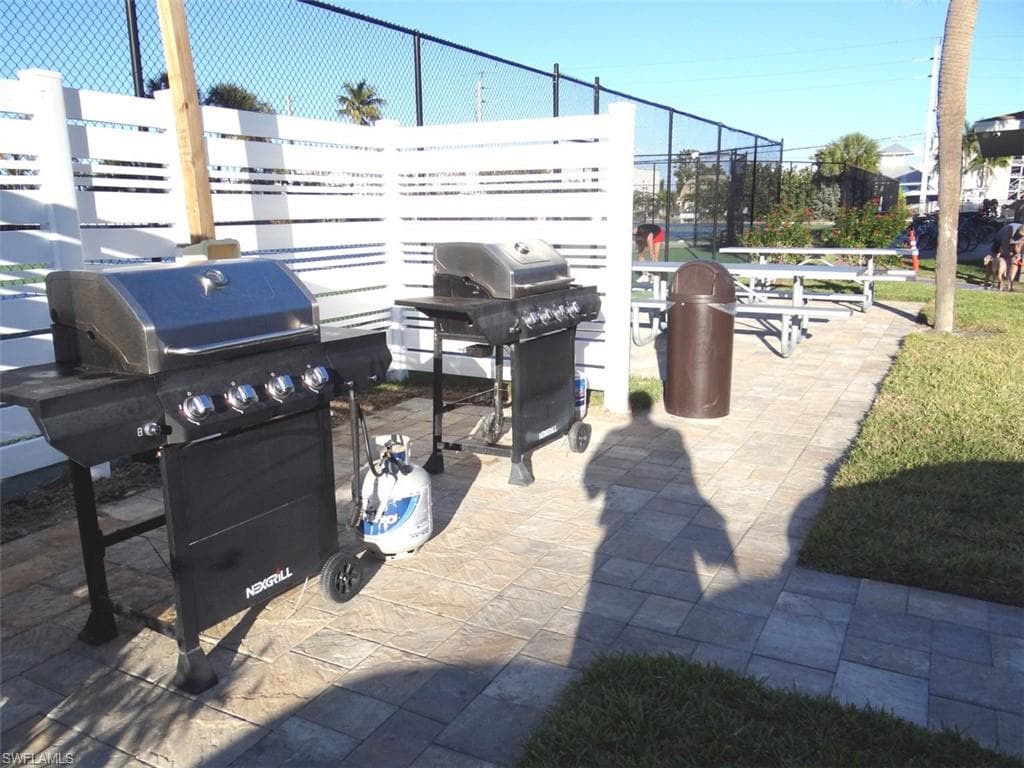 7330 Estero BLVD 605-18
