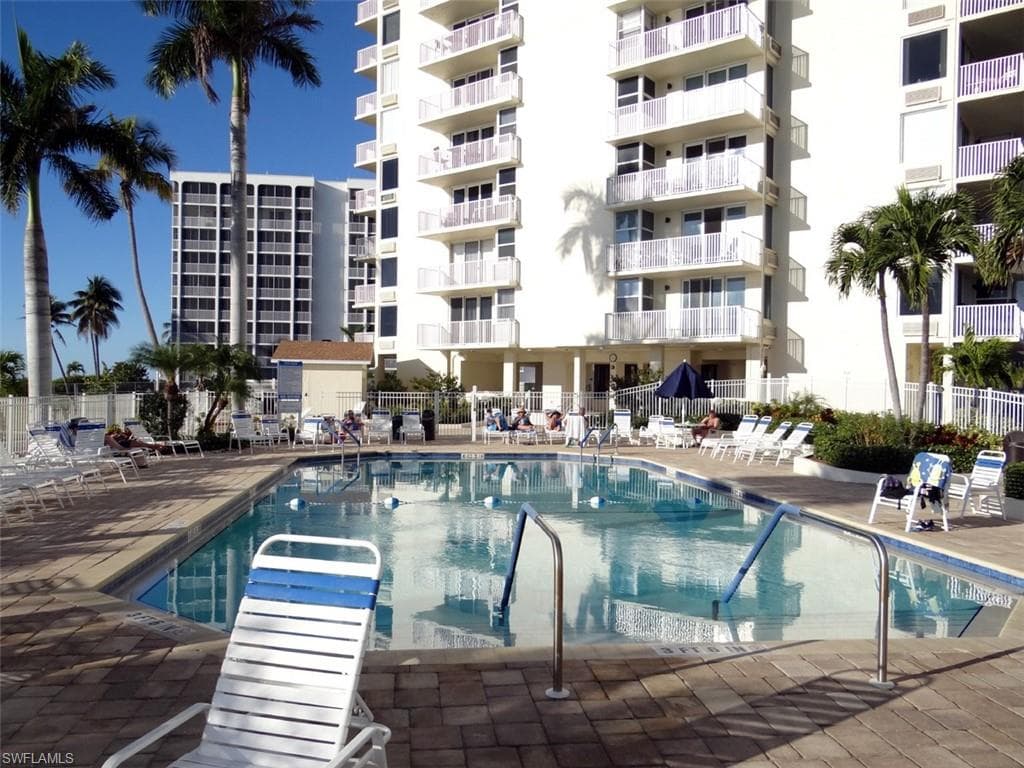 7330 Estero BLVD 605-11