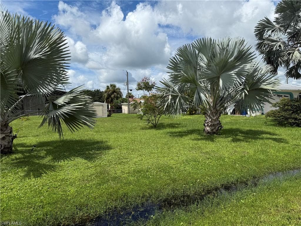 2260 Thompson RD, ALVA FL 33920-2