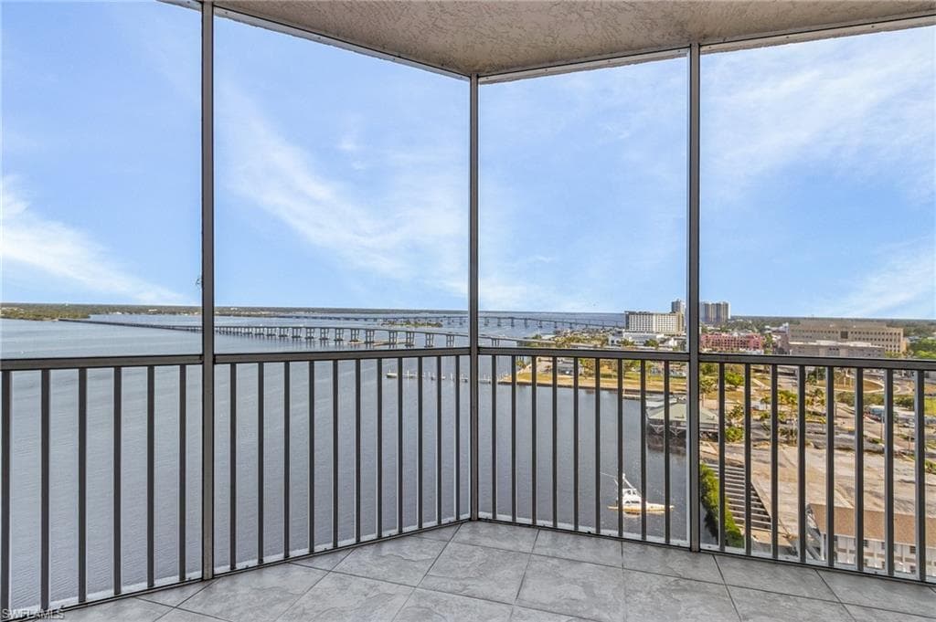 2090 W First ST 1606-9