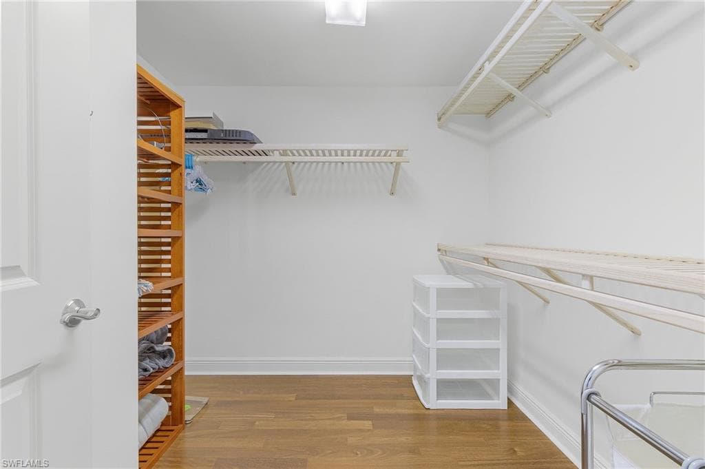2090 W First ST 1606-17
