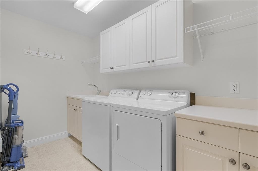 2090 W First ST 1606-28