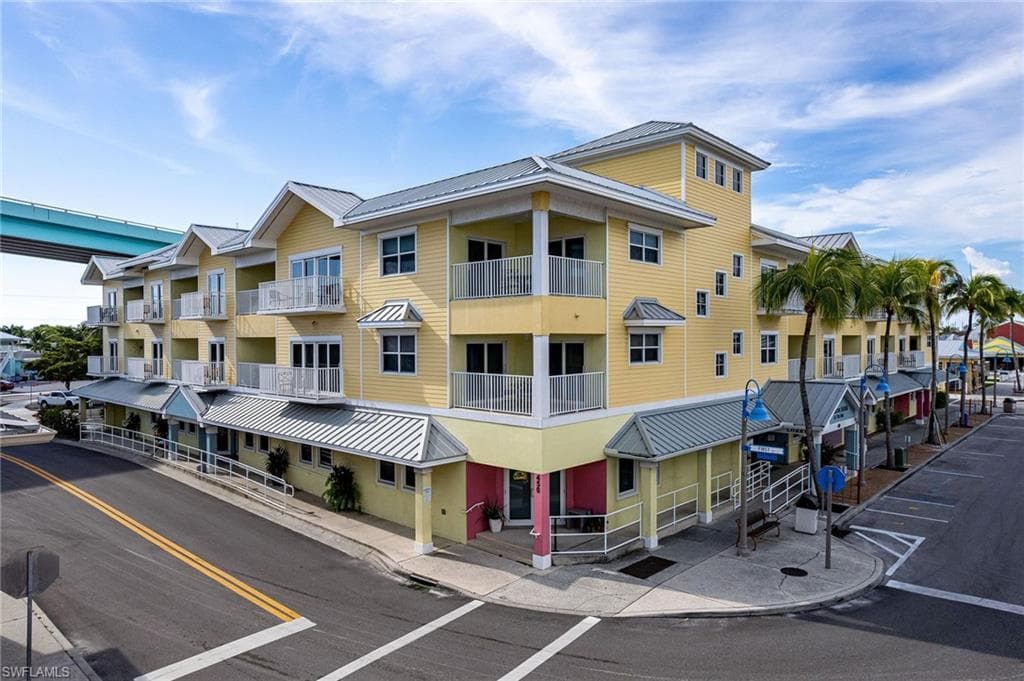 450 Old San Carlos BLVD # 303, FORT MYERS BEACH FL 33931-29