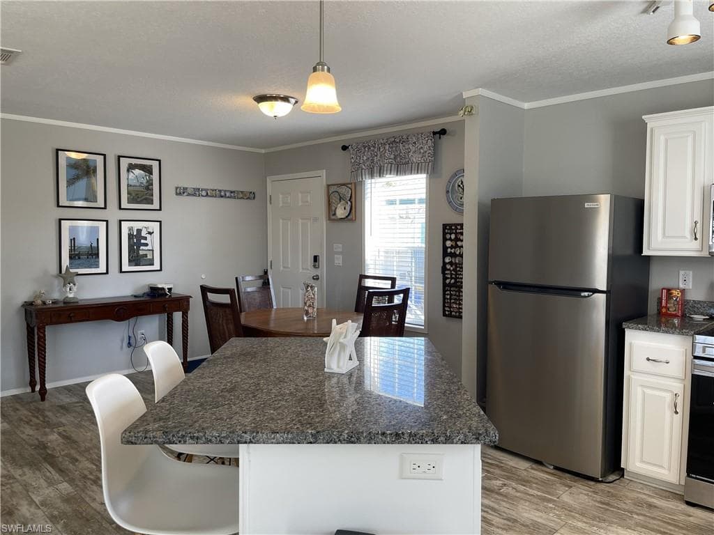 5520 Rainbow DR, BOKEELIA FL 33922-5