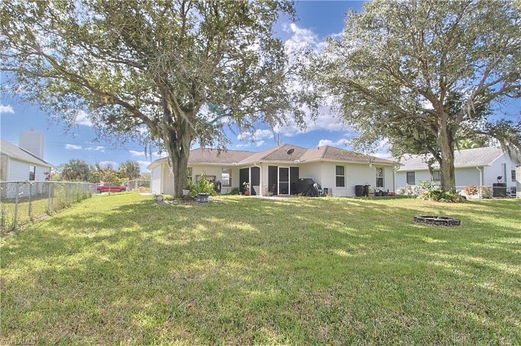 11407 Rabun Gap DR, NORTH FORT MYERS FL 33917-3