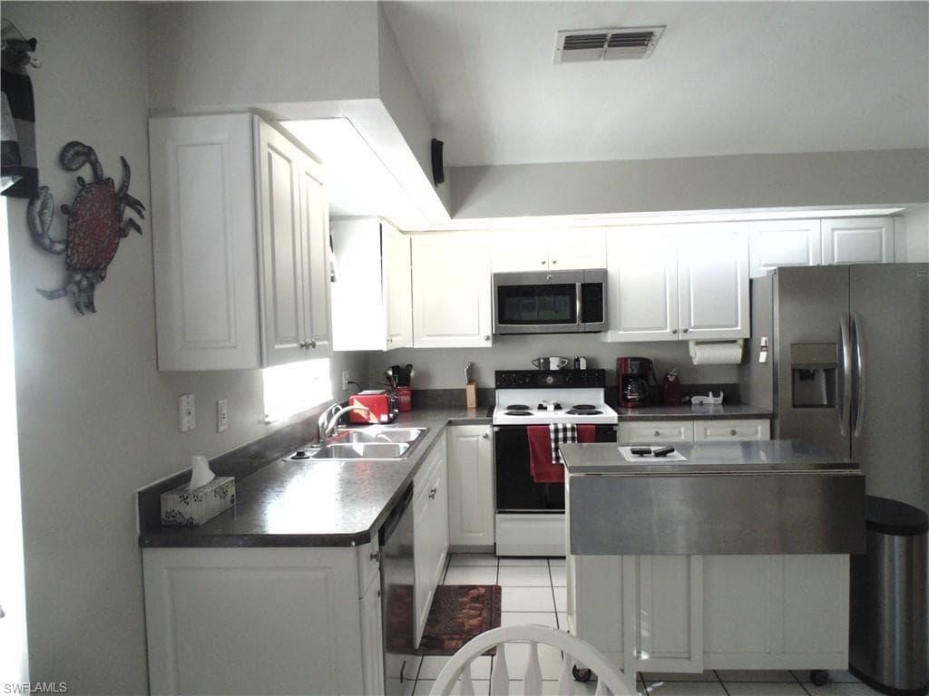 1900 Corona Del Sire DR, NORTH FORT MYERS FL 33917-4