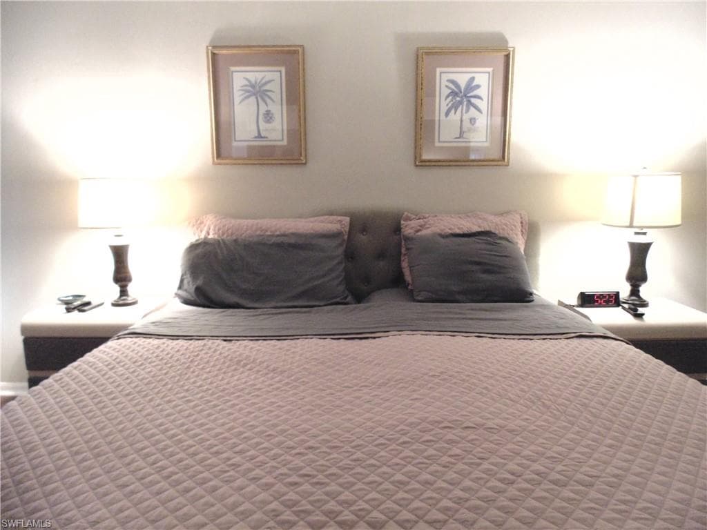 1900 Corona Del Sire DR, NORTH FORT MYERS FL 33917-10