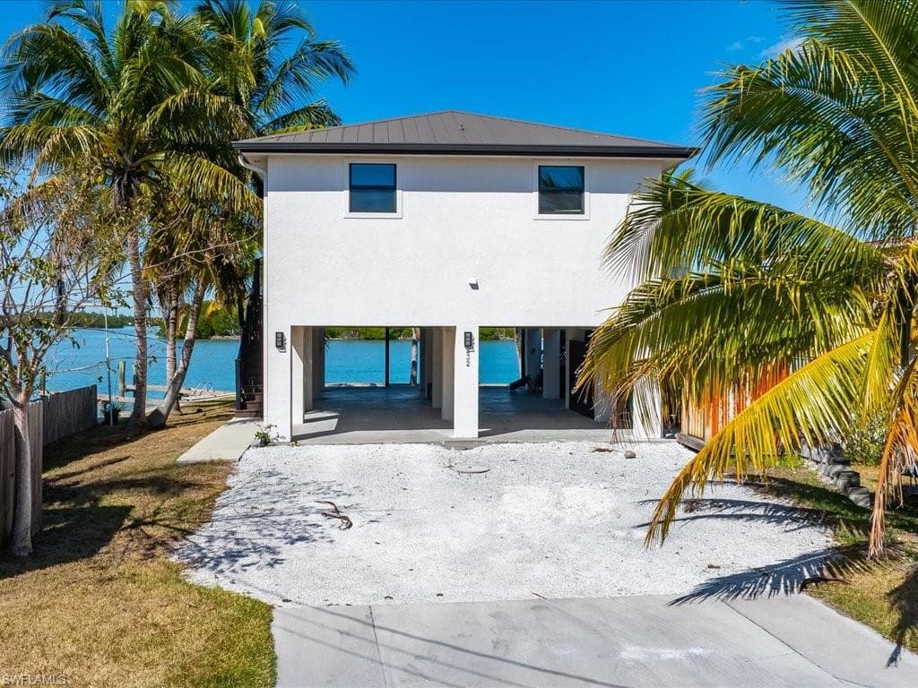 232 Harbor PL N, GOODLAND FL 34140-1