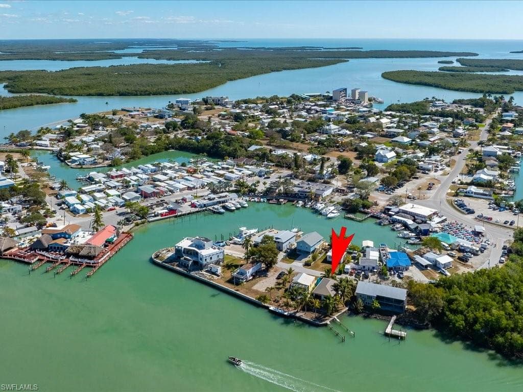 232 Harbor PL N, GOODLAND FL 34140-21