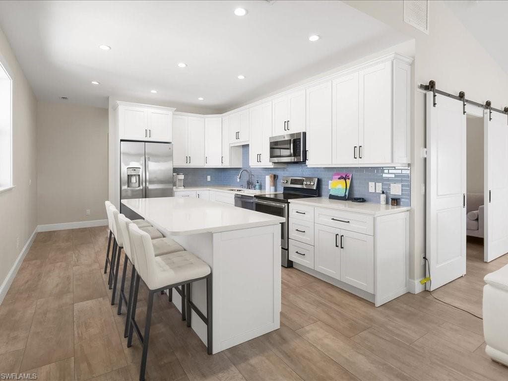 232 Harbor PL N, GOODLAND FL 34140-8