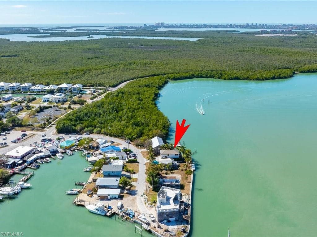 232 Harbor PL N, GOODLAND FL 34140-23