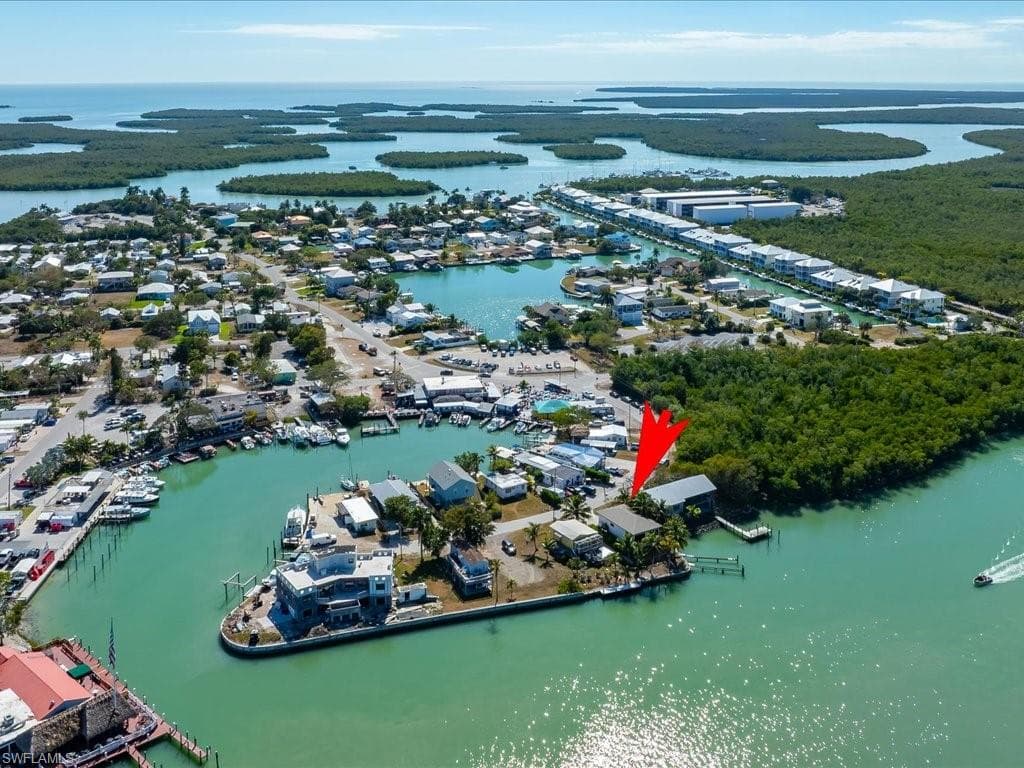 232 Harbor PL N, GOODLAND FL 34140-14