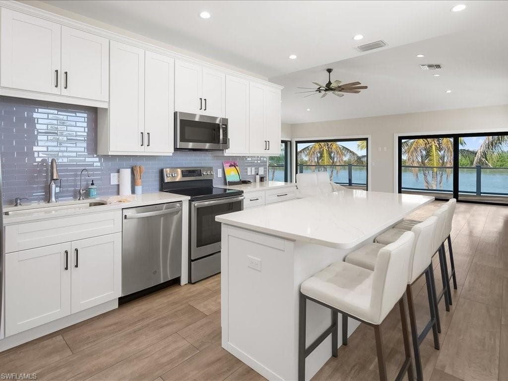 232 Harbor PL N, GOODLAND FL 34140-10