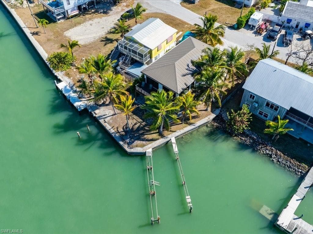 232 Harbor PL N, GOODLAND FL 34140-18