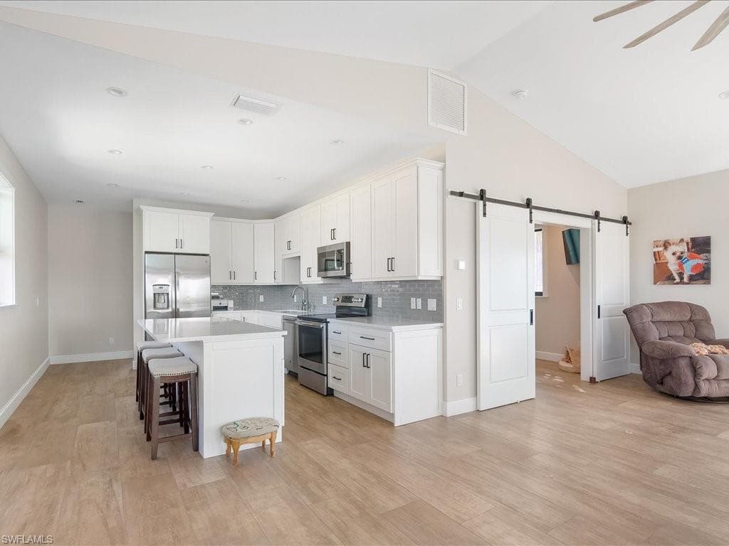 232 Harbor PL N, GOODLAND FL 34140-7