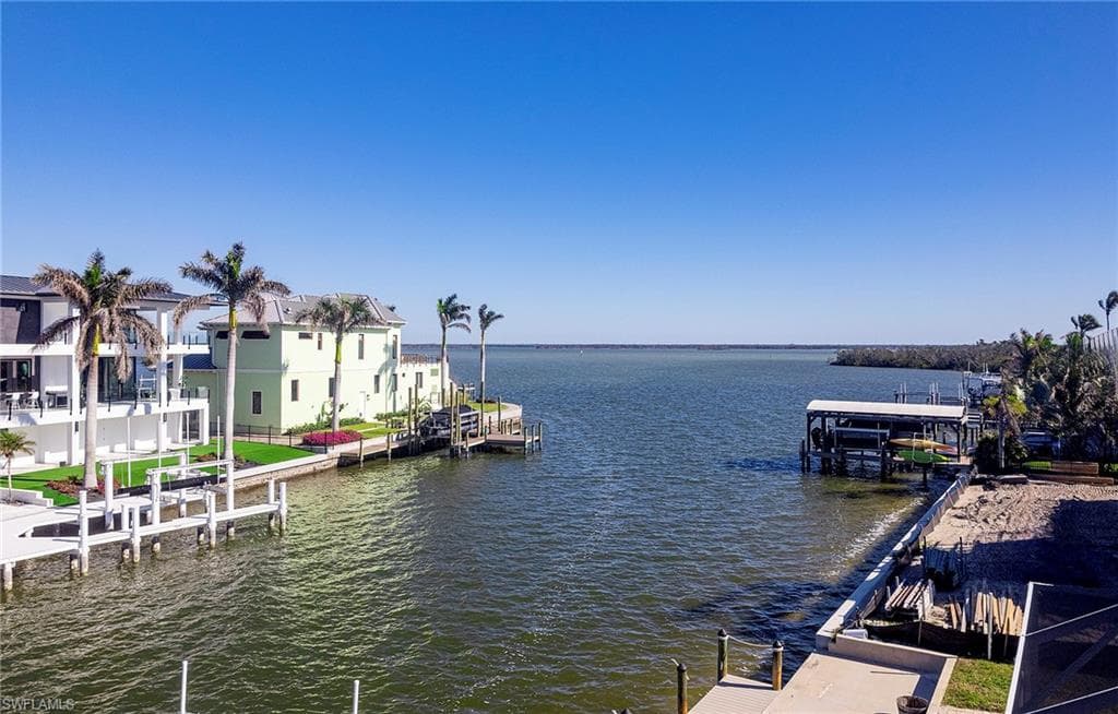 49 Fairview BLVD-13