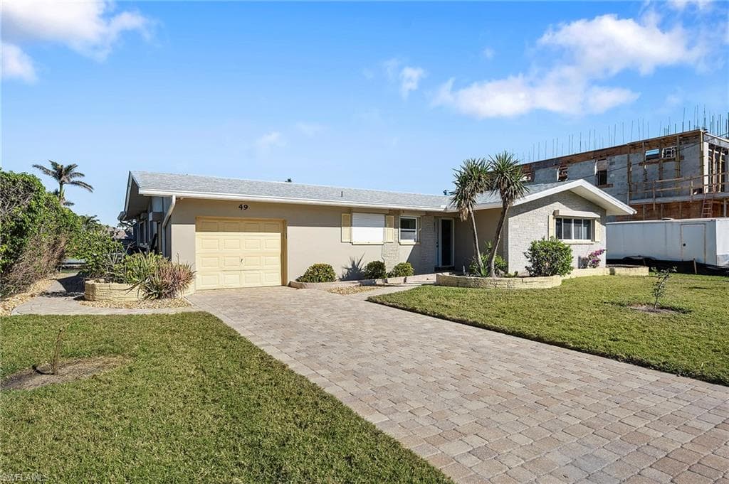 49 Fairview BLVD-31