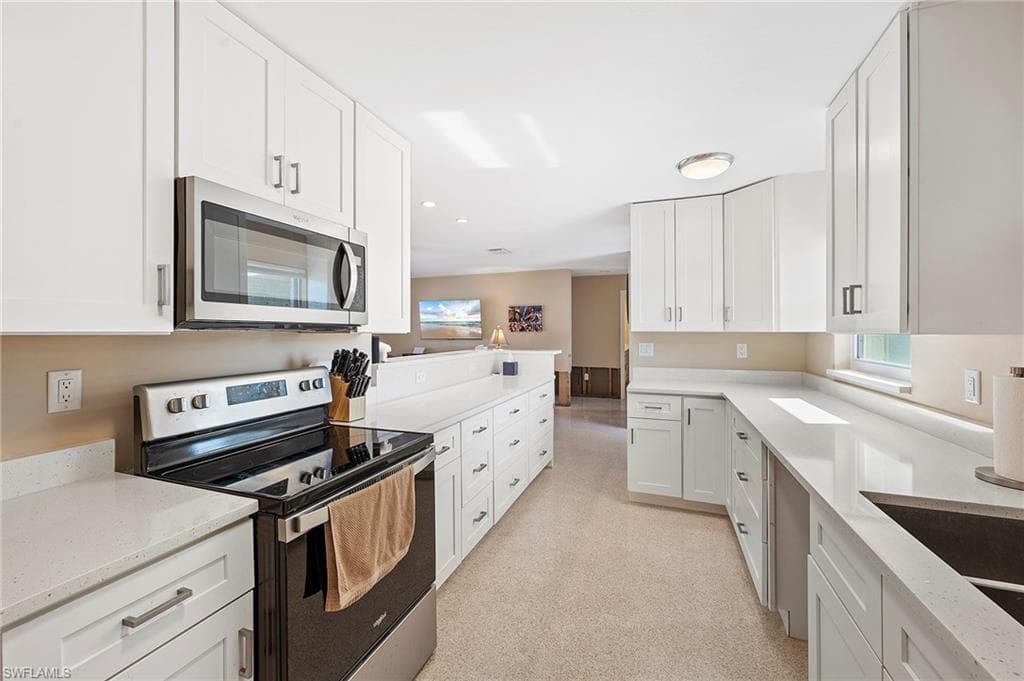 49 Fairview BLVD-5