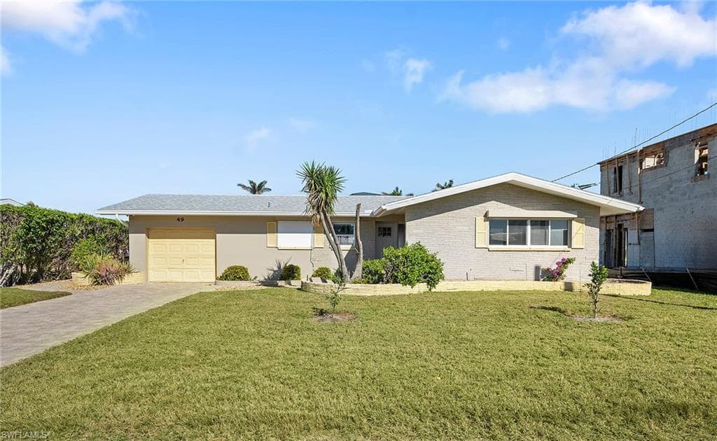 49 Fairview BLVD-29