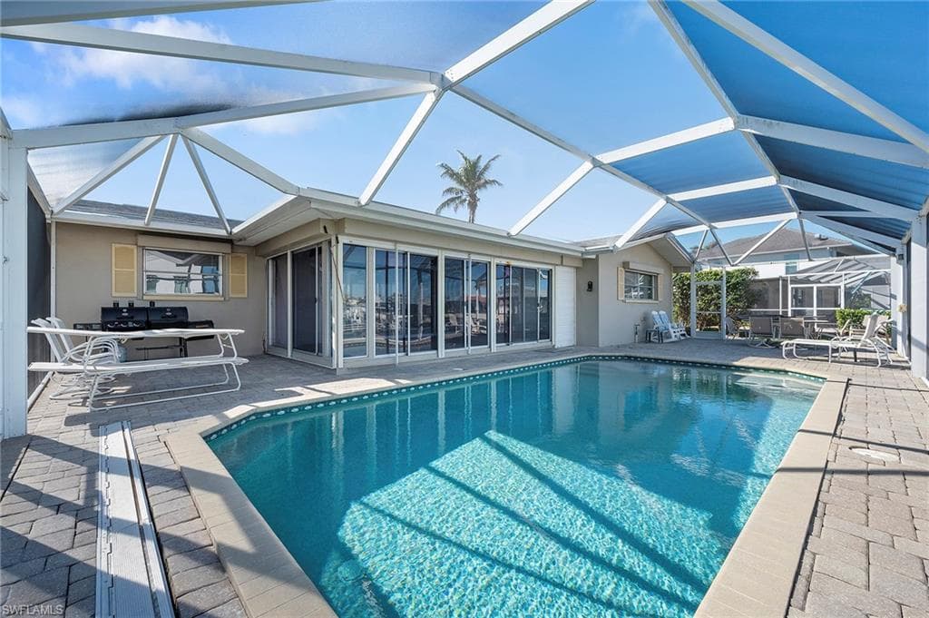 49 Fairview BLVD-8