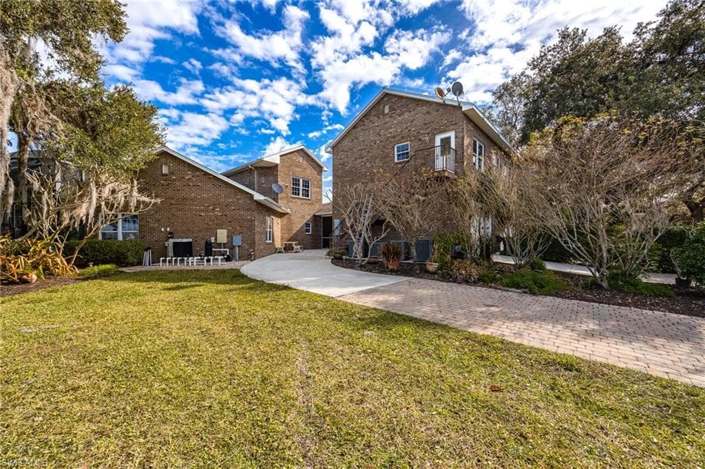 4013 Oak Haven DR-40