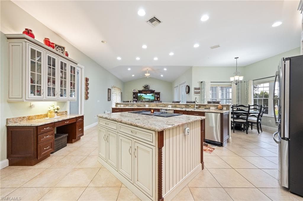 4013 Oak Haven DR-14