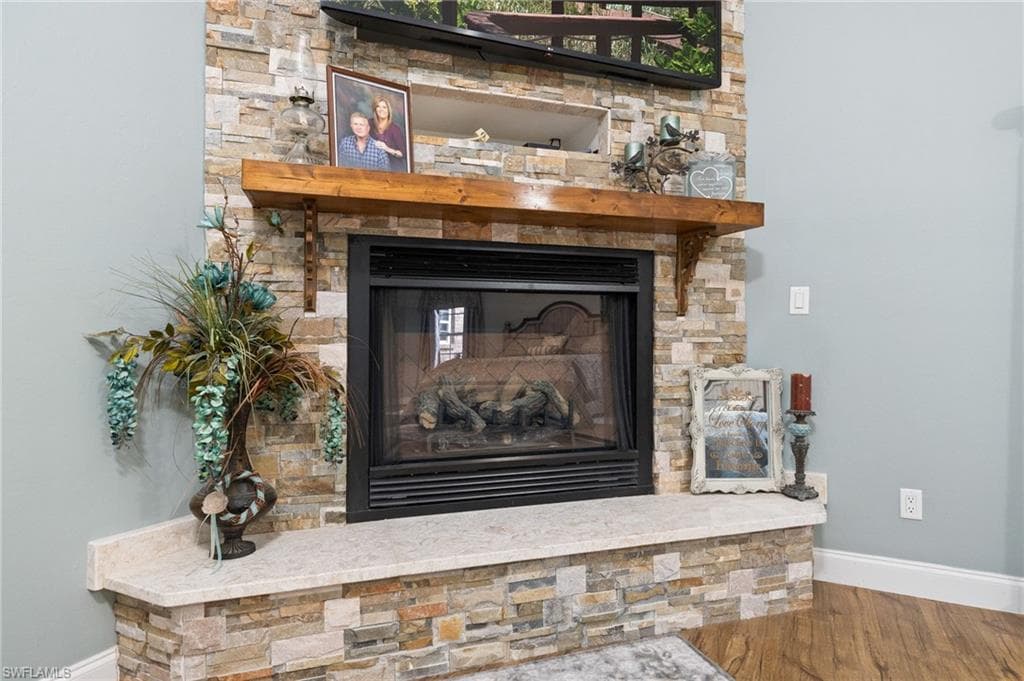 4013 Oak Haven DR-24