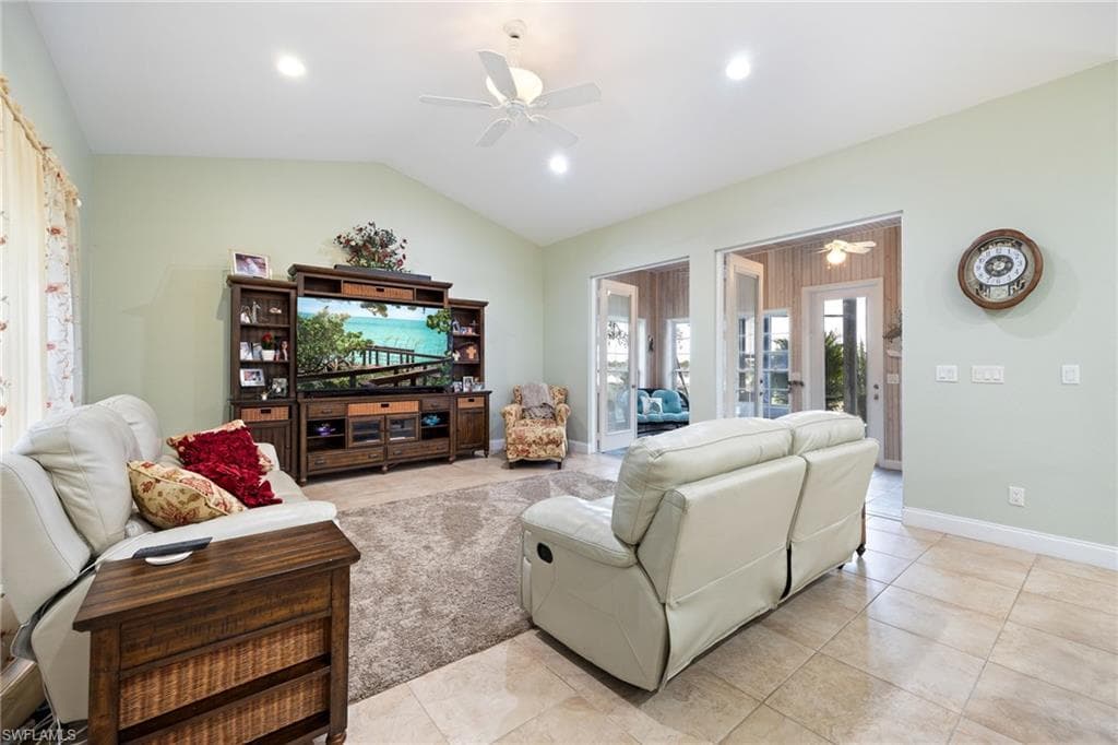 4013 Oak Haven DR-18