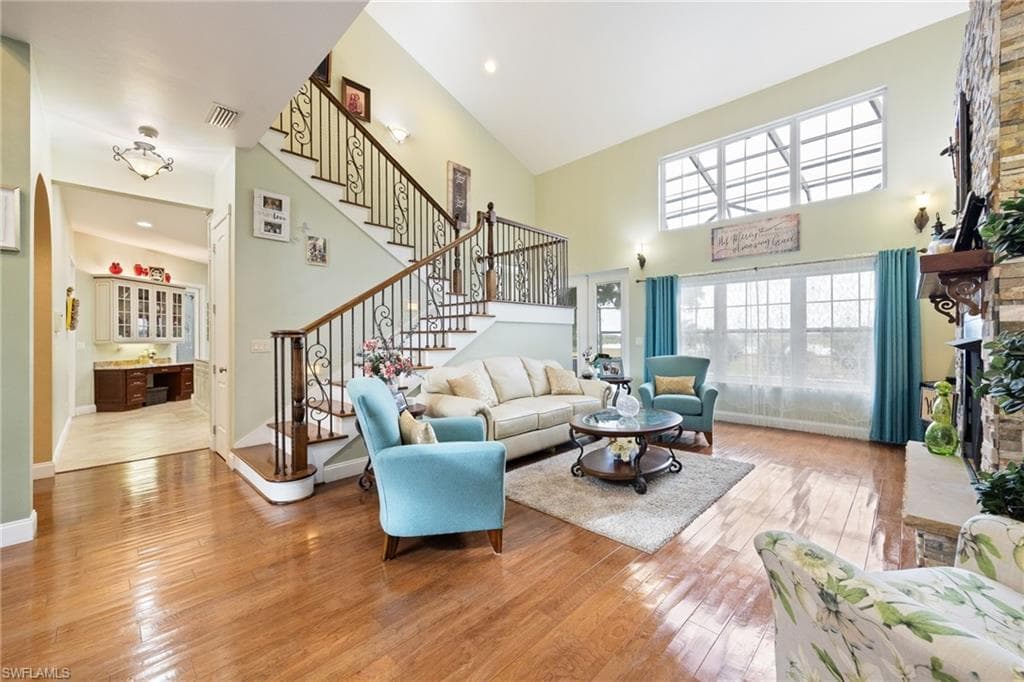 4013 Oak Haven DR-8
