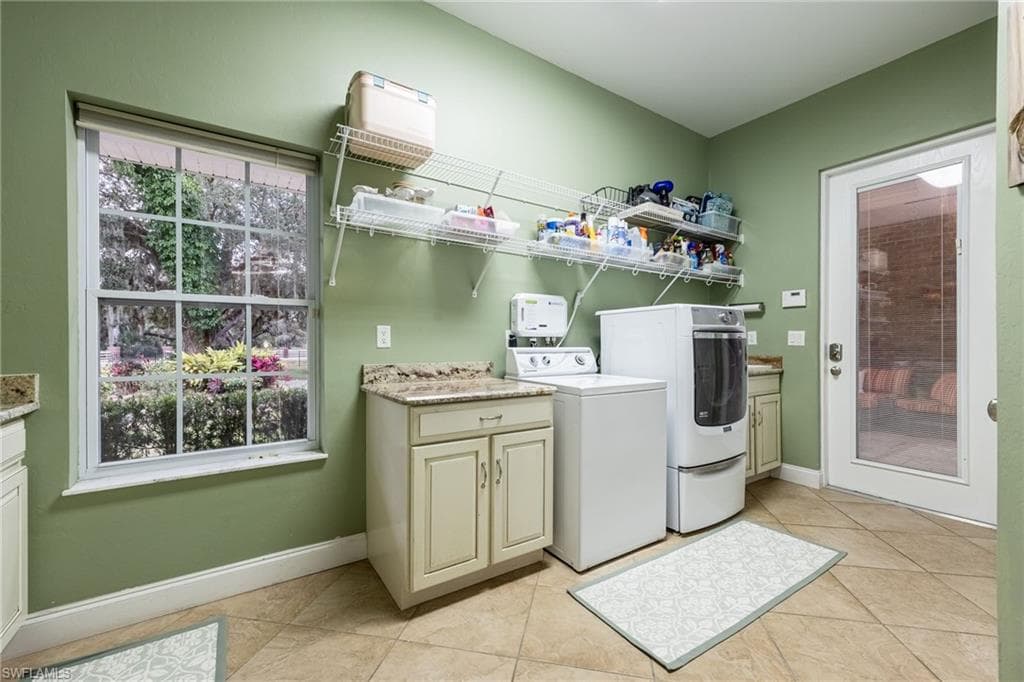 4013 Oak Haven DR-33