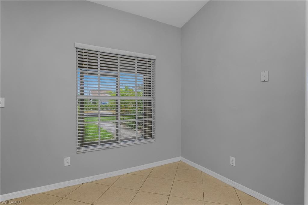 494 Saint Andrews BLVD 14-15