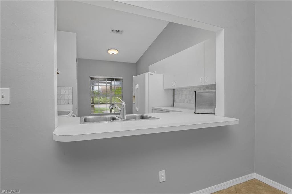 494 Saint Andrews BLVD 14-11