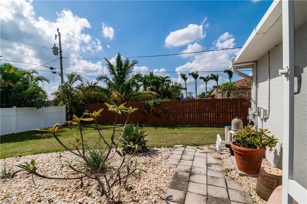 310 SE 47th ST-23