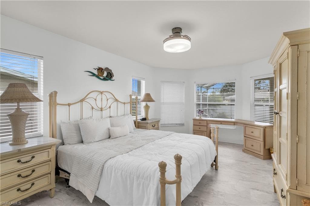 310 SE 47th ST-11
